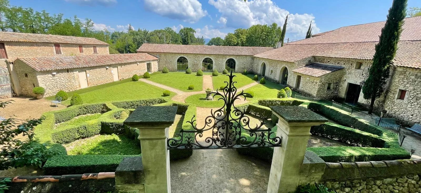 Discover this property: Cassis - France - House, 8 rooms, 7 bedrooms - Slideshow Picture 2